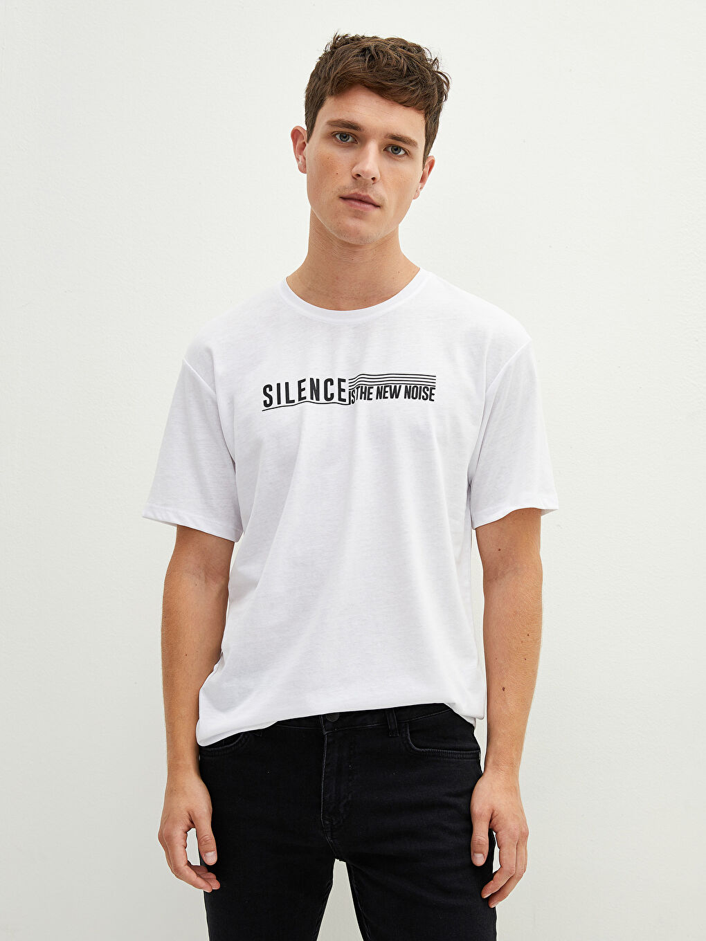 Beyaz Bisiklet Yaka Kısa Kollu Baskılı Penye Erkek Tişört