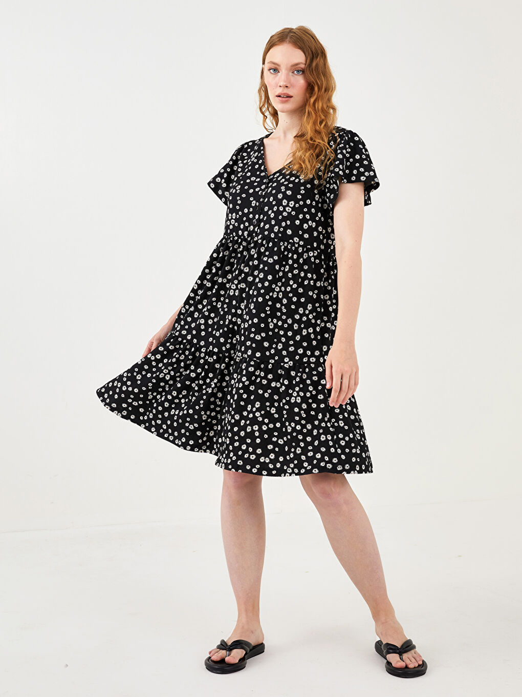 Платье для женщин большого размера с V-образным вырезом, цветочным узором, коротким рукавом из жатой ткани-1