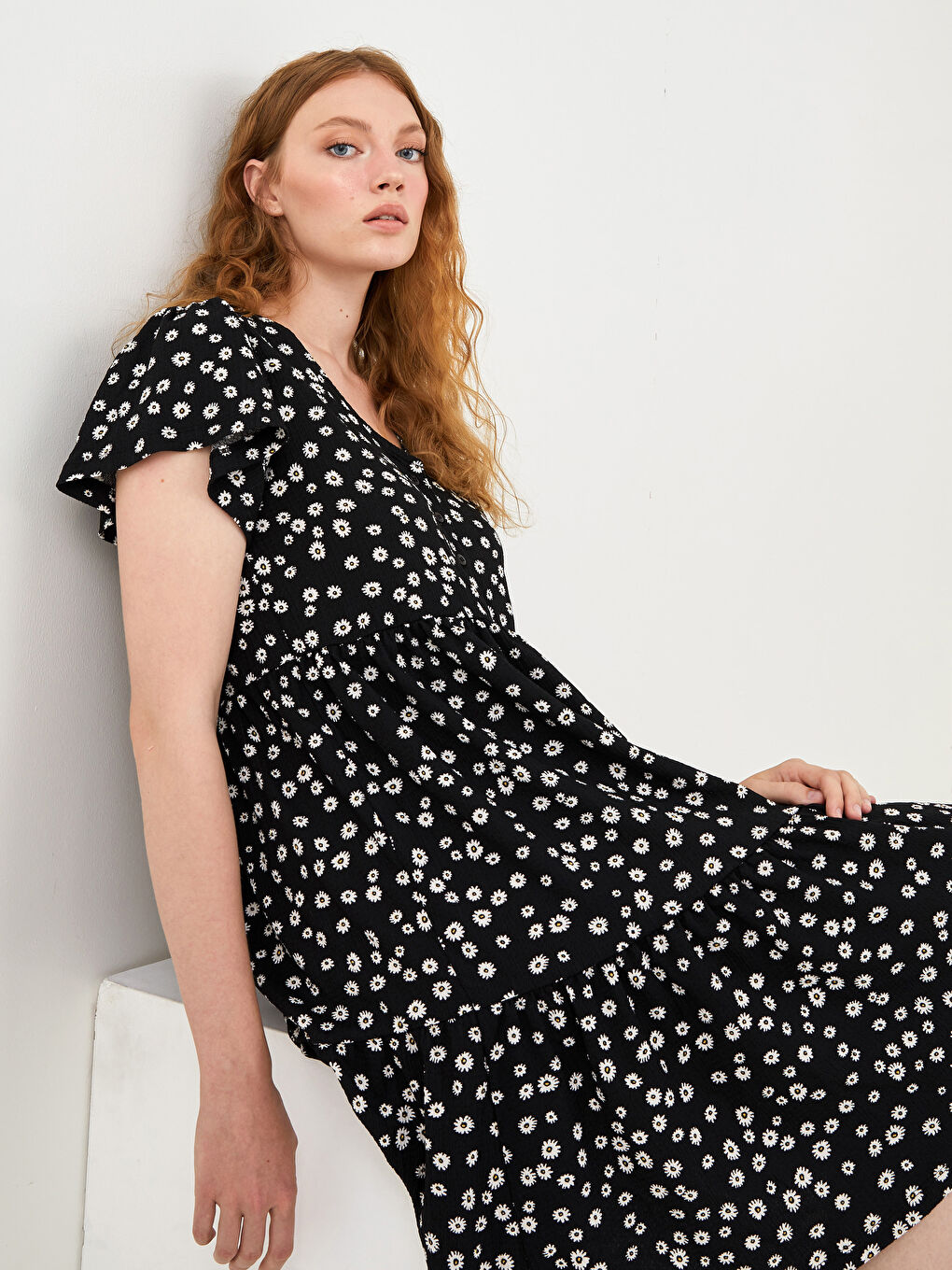 Платье для женщин большого размера с V-образным вырезом, цветочным узором, коротким рукавом из жатой ткани-2