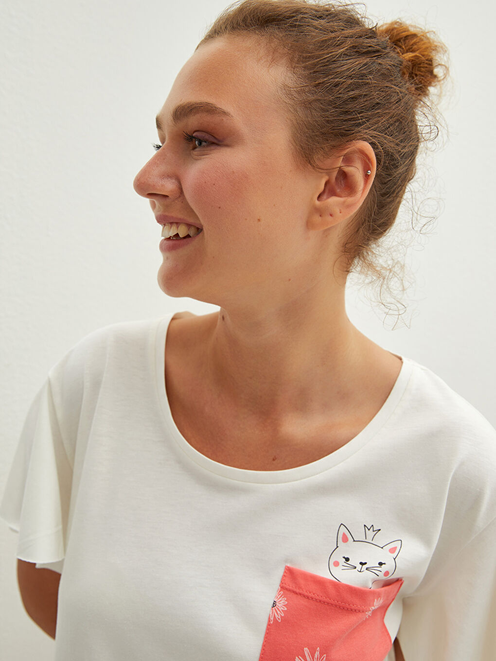 Mercan Bisiklet Yaka Çiçekli Kısa Kollu Pamuklu Kadın Şortlu Pijama Takımı-3