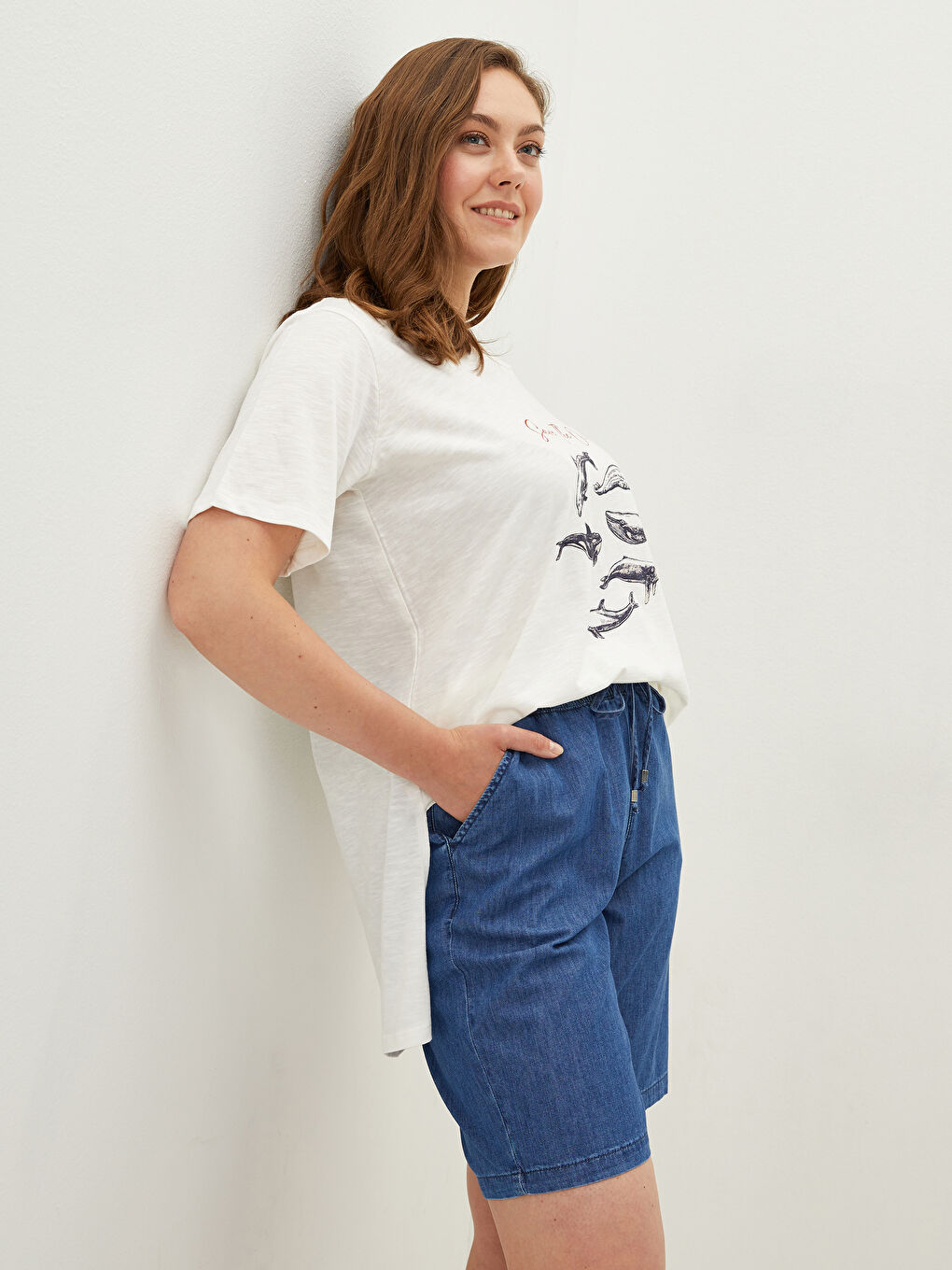 شورت جينز روديو بوسط مطاطي مقاس كبير مستقيم بتفاصيل جيوب للنساء-7