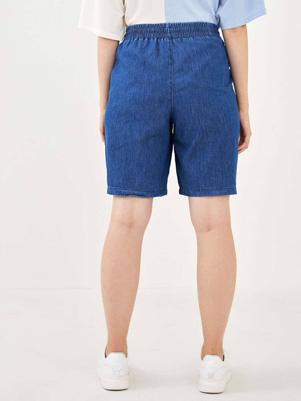 شورت جينز روديو بوسط مطاطي مقاس كبير مستقيم بتفاصيل جيوب للنساء-8