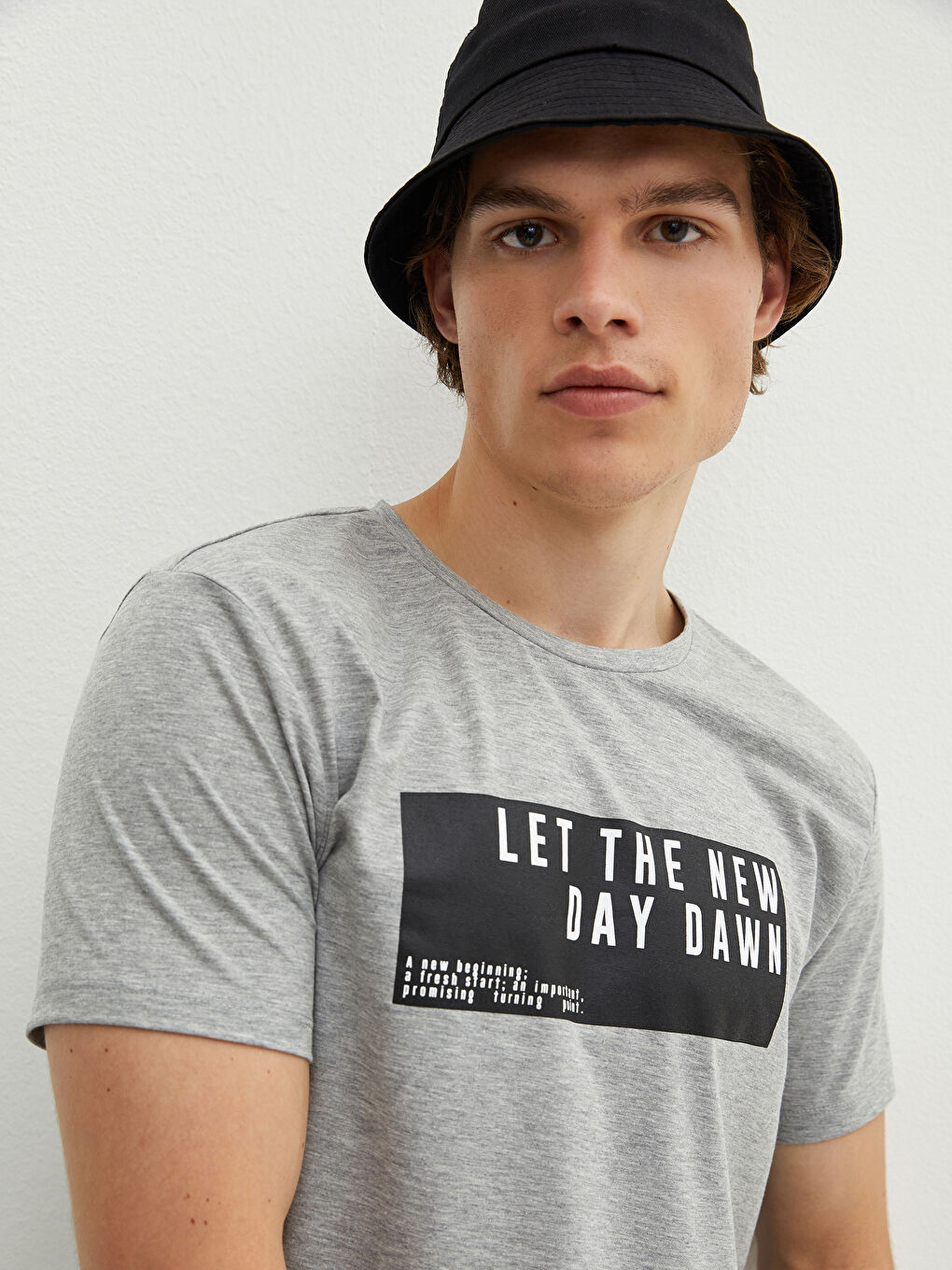 Gri Bisiklet Yaka Kısa Kollu Baskılı Penye Erkek Tişört-3