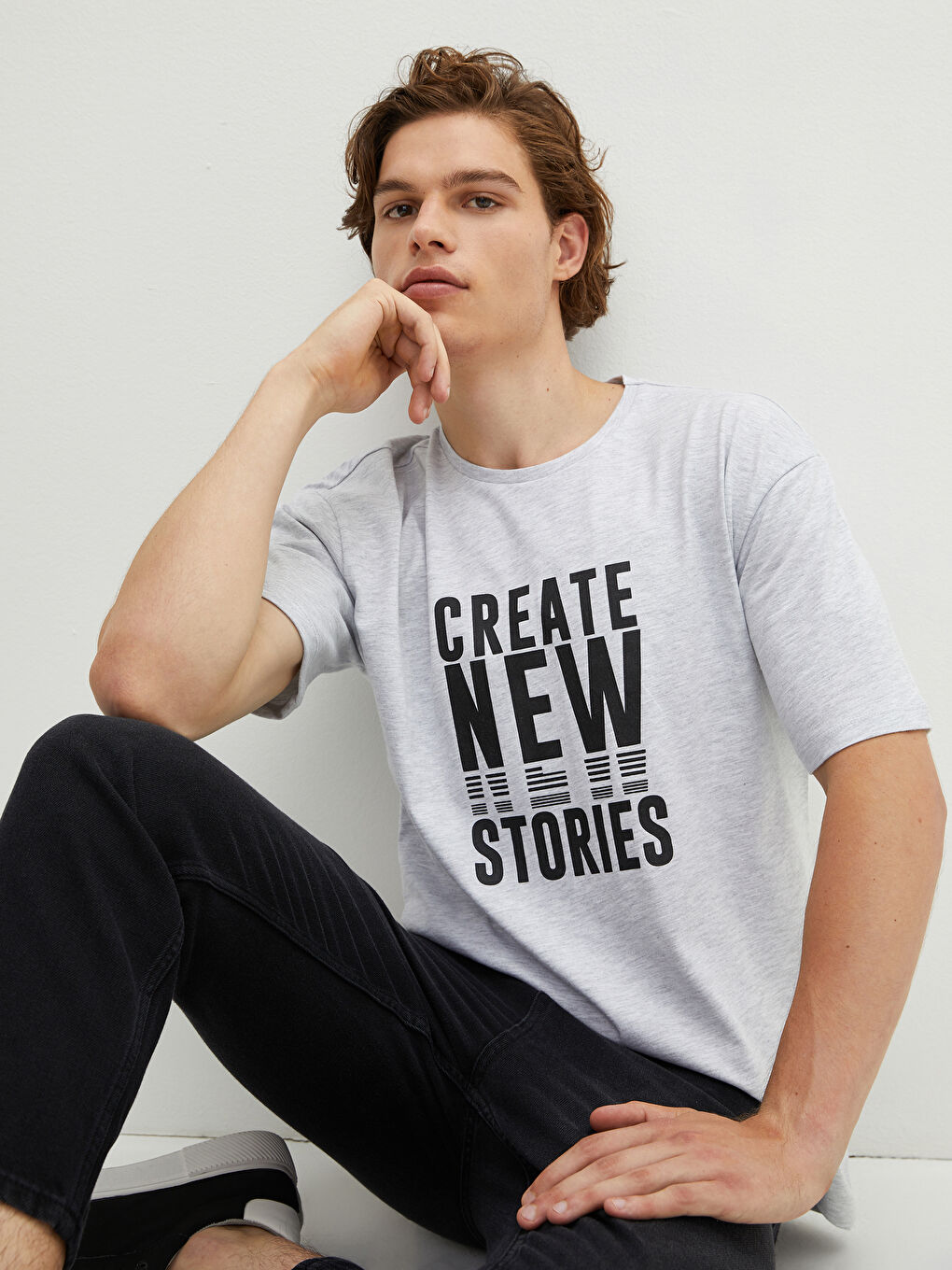 Gri Bisiklet Yaka Kısa Kollu Baskılı Penye Erkek Tişört-1