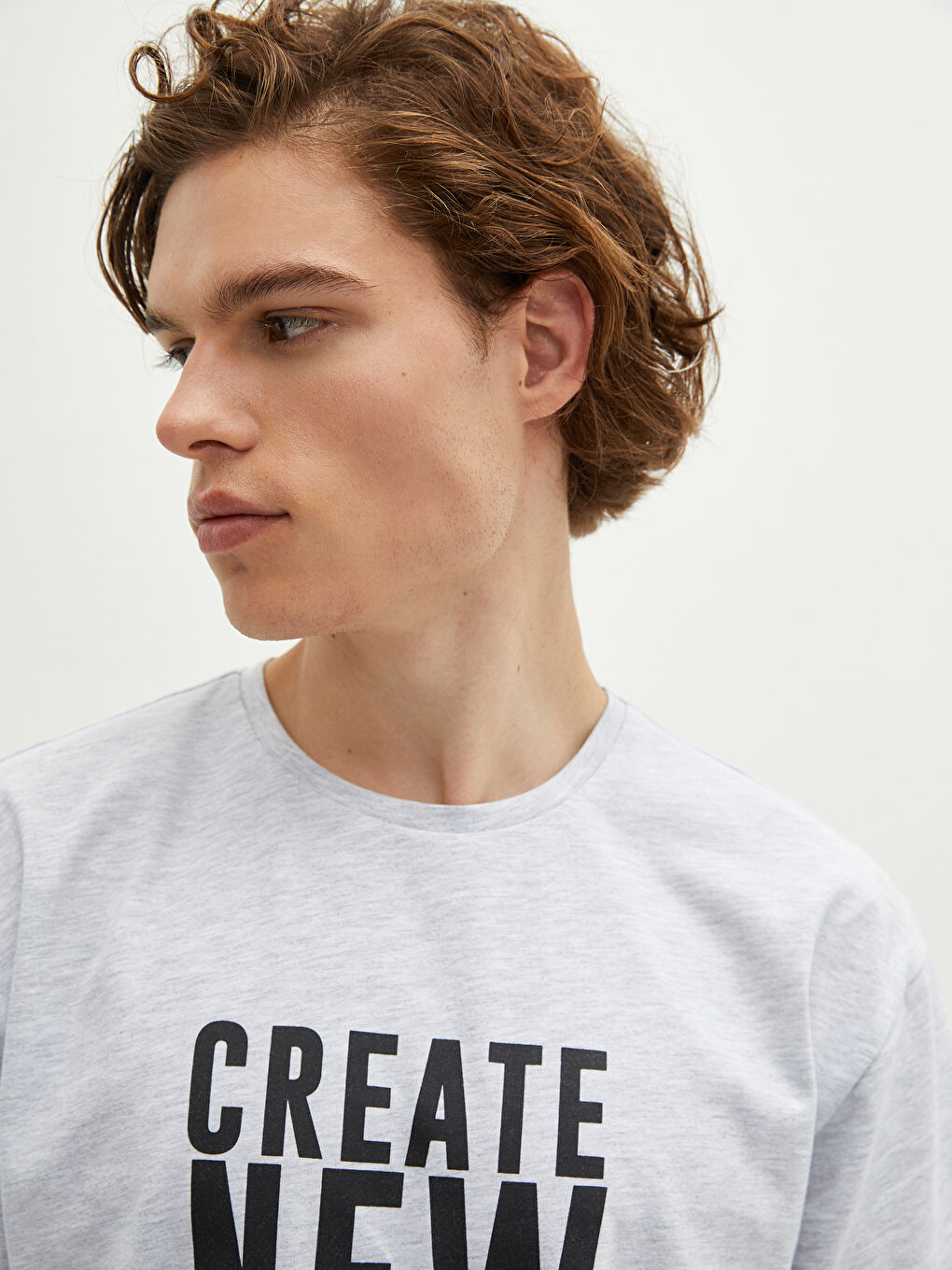 Gri Bisiklet Yaka Kısa Kollu Baskılı Penye Erkek Tişört-3