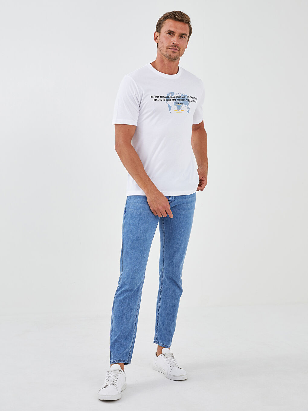 Beyaz Bisiklet Yaka Kısa Kollu Yunus Emre Söz Baskılı Penye Erkek Tişört-2