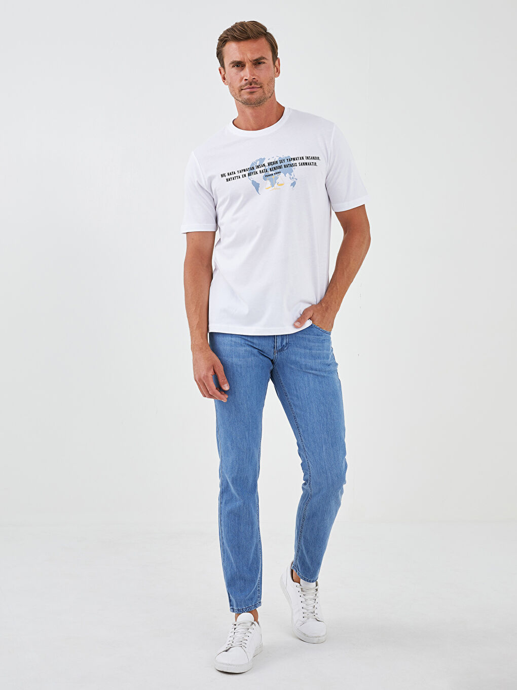 Beyaz Bisiklet Yaka Kısa Kollu Yunus Emre Söz Baskılı Penye Erkek Tişört-3
