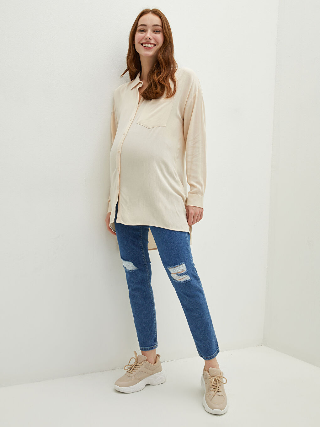 Tummy Paneled Slim Mom Ripped Detail Maternity Jeans-3