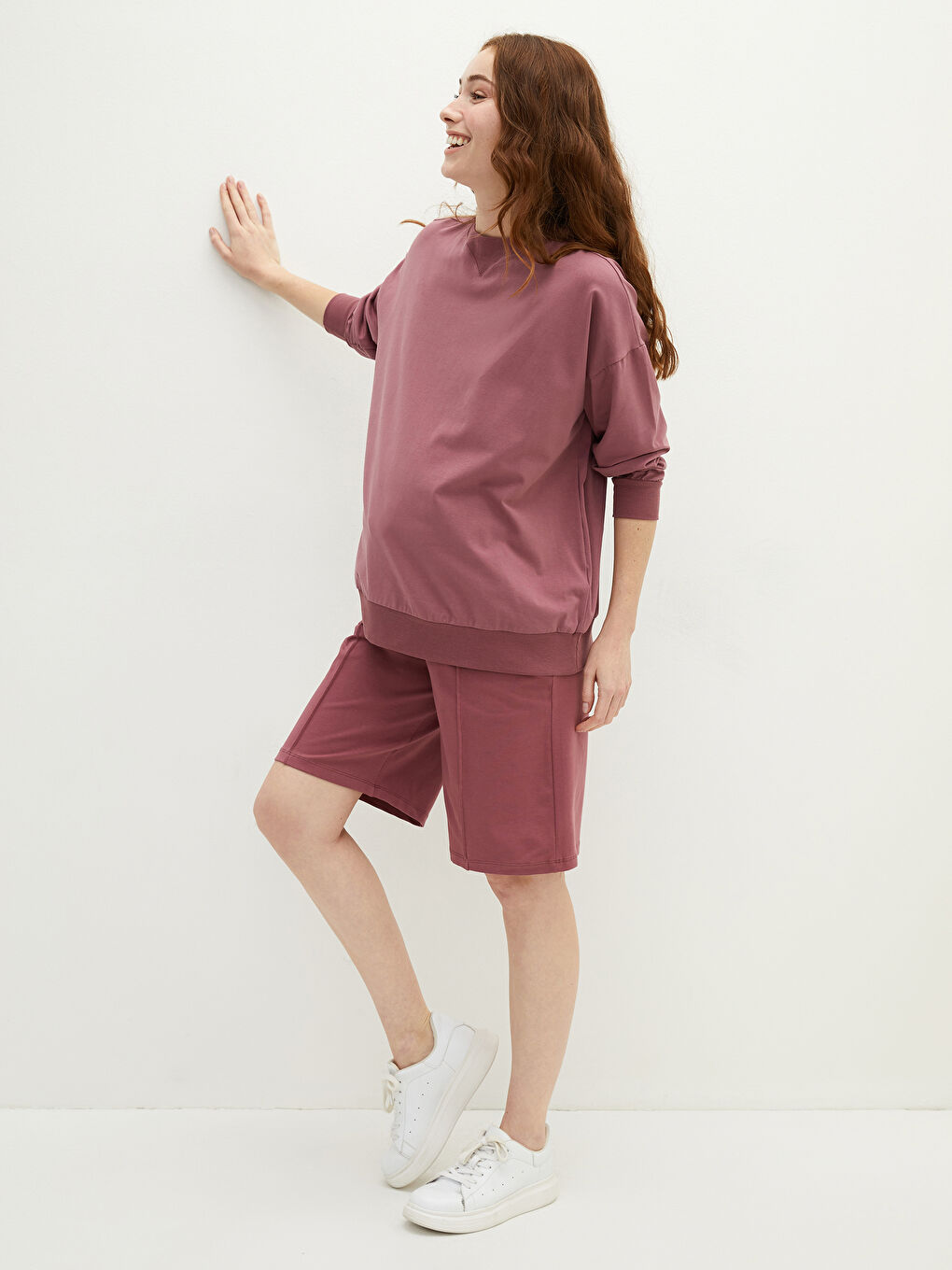 Elastic Waist Straight Pocket Detailed Maternity Shorts-2