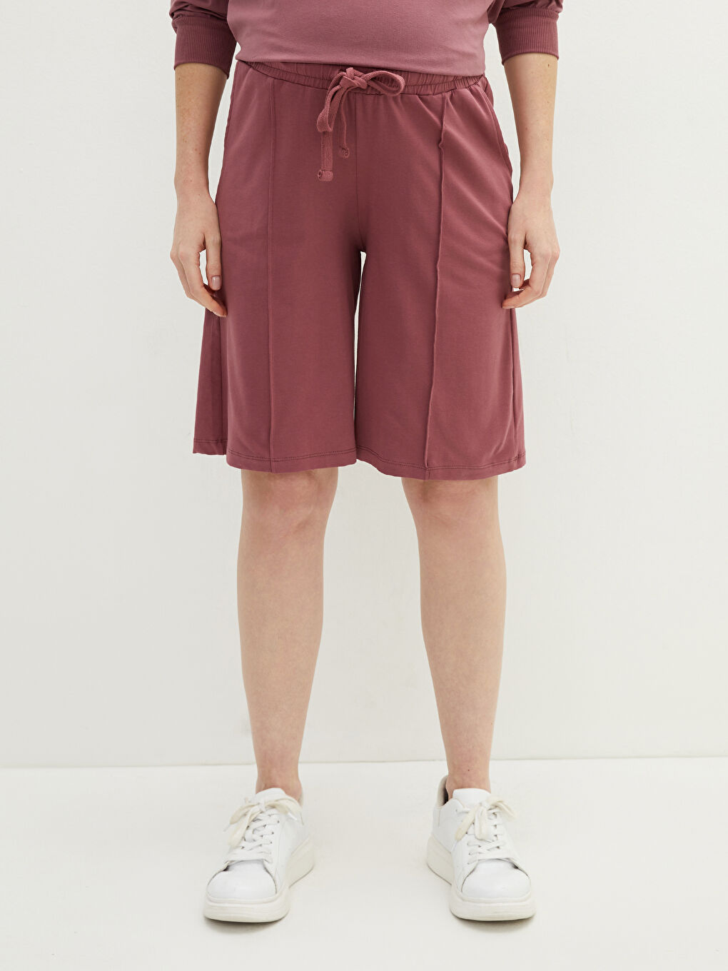 Elastic Waist Straight Pocket Detailed Maternity Shorts-3