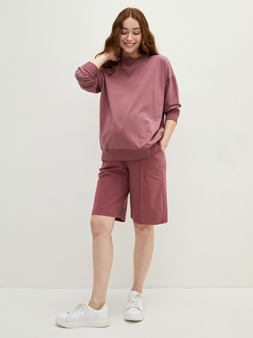 Elastic Waist Straight Pocket Detailed Maternity Shorts-1