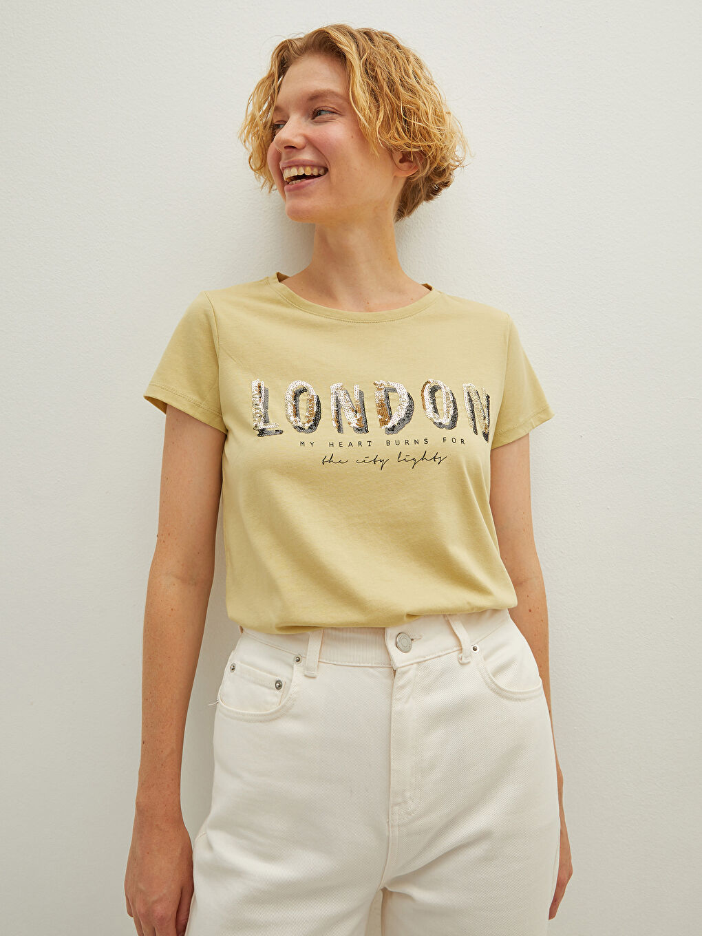 Haki Bisiklet Yaka Pul Payet Baskılı Kısa Kollu Kadın Tişört-1