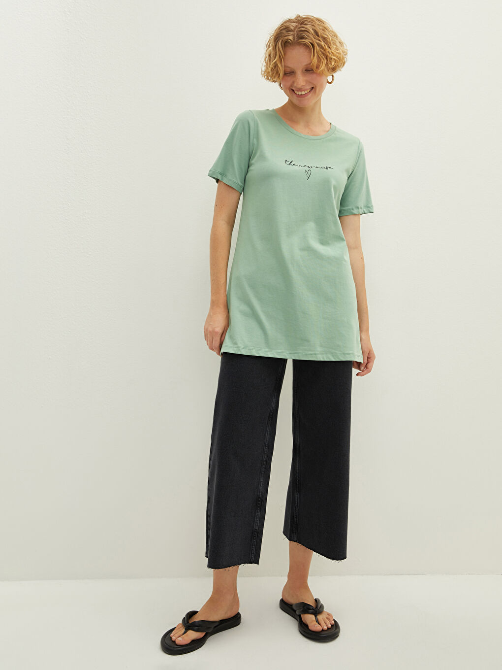 تونيك نسائي برقبة دائرية مطبوع بأكمام قصيرة من القطن-2