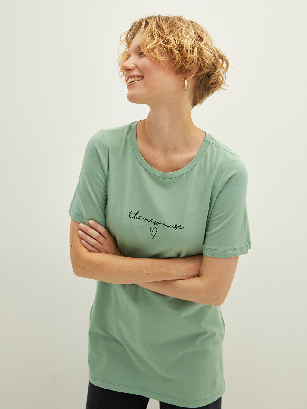 تونيك نسائي برقبة دائرية مطبوع بأكمام قصيرة من القطن