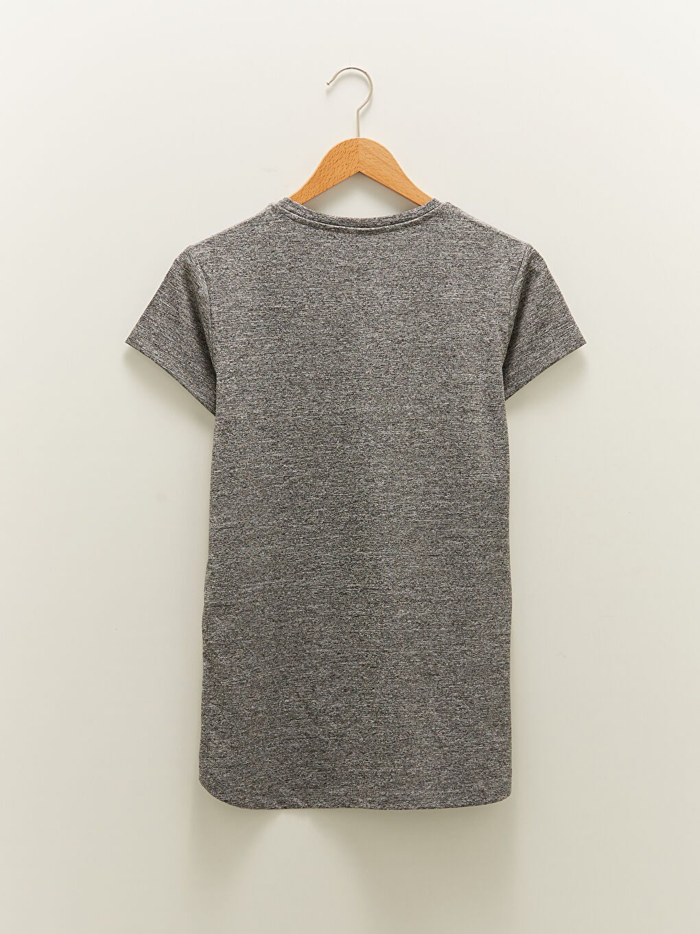 Gri V Yaka Baskılı Kısa Kollu Kadın Outdoor Tişört-6