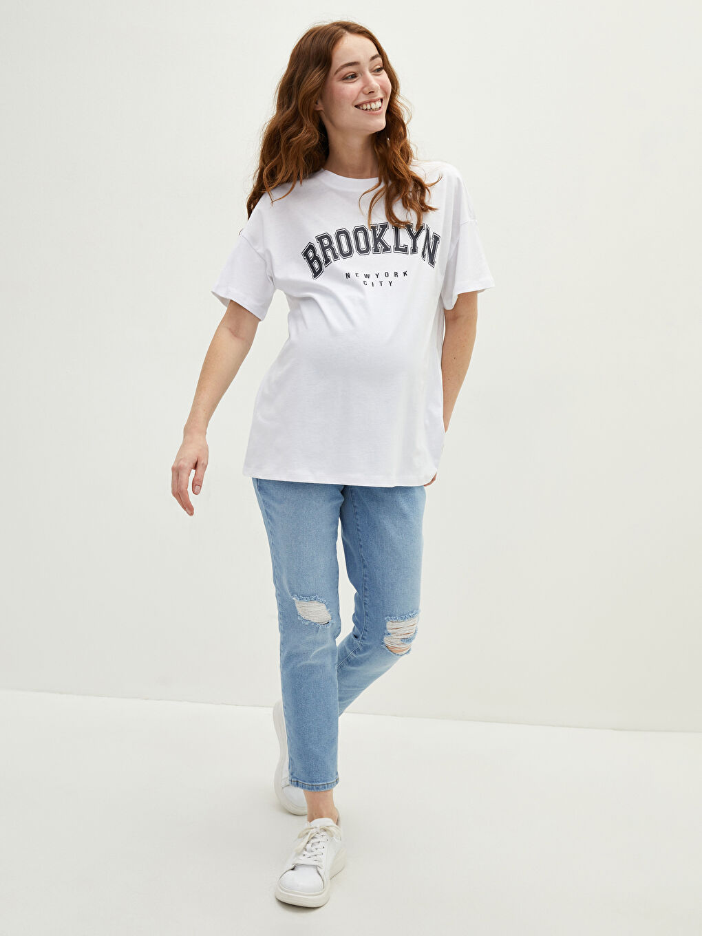 Beyaz Bisiklet Yaka Baskılı Kısa Kollu Pamuklu Hamile Tişört-3