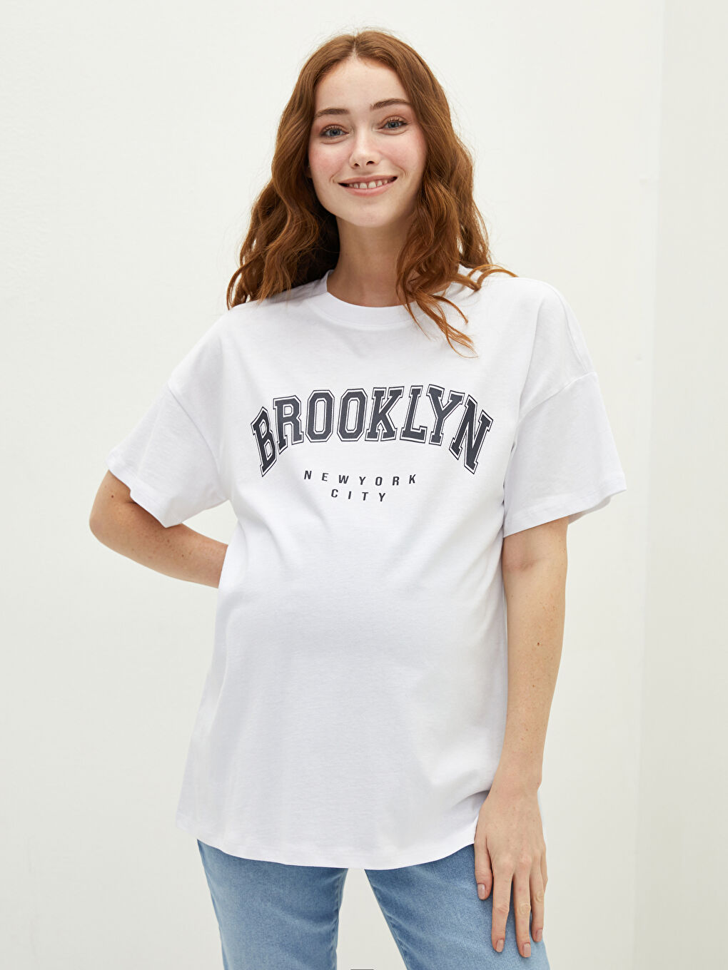 Beyaz Bisiklet Yaka Baskılı Kısa Kollu Pamuklu Hamile Tişört-1