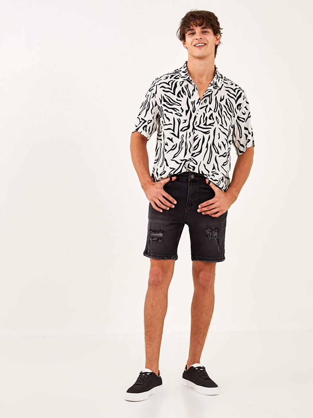 شورت جينز رجالي بقصة عادية-1