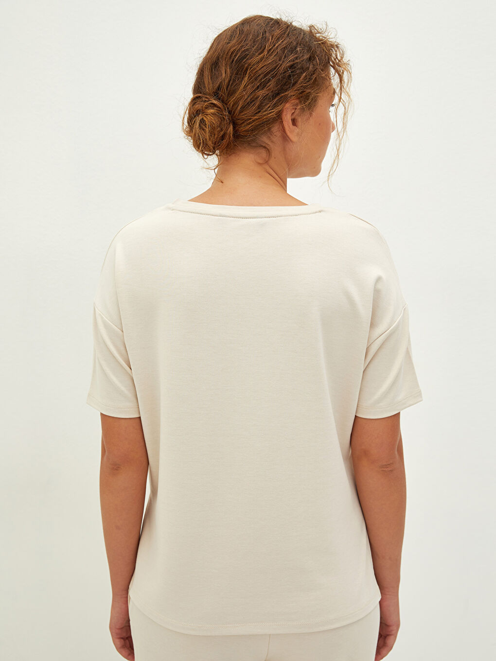 Gri V Yaka Düz Kısa Kollu Kadın Crop-4