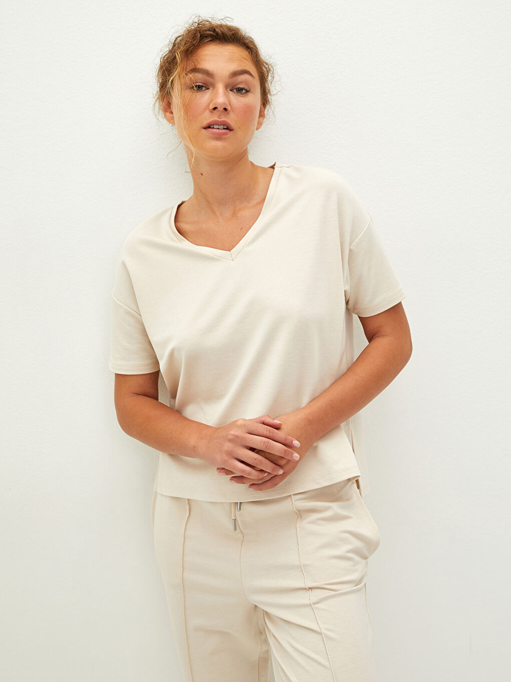 Gri V Yaka Düz Kısa Kollu Kadın Crop-1