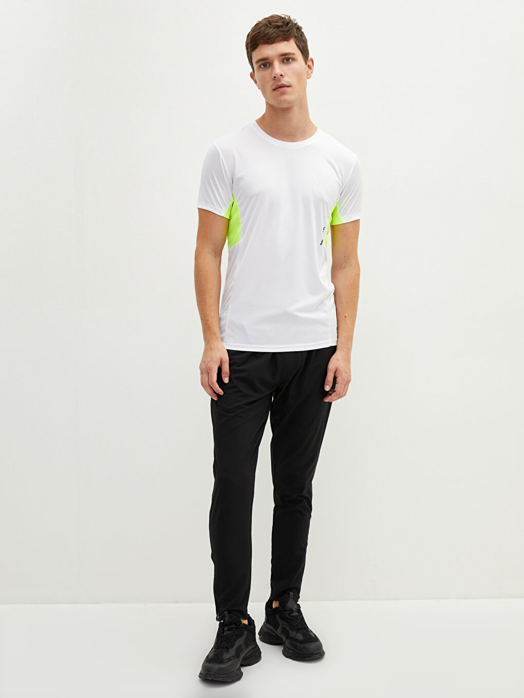 Beyaz Bisiklet Yaka Kısa Kollu Aktif Spor Erkek Tişört