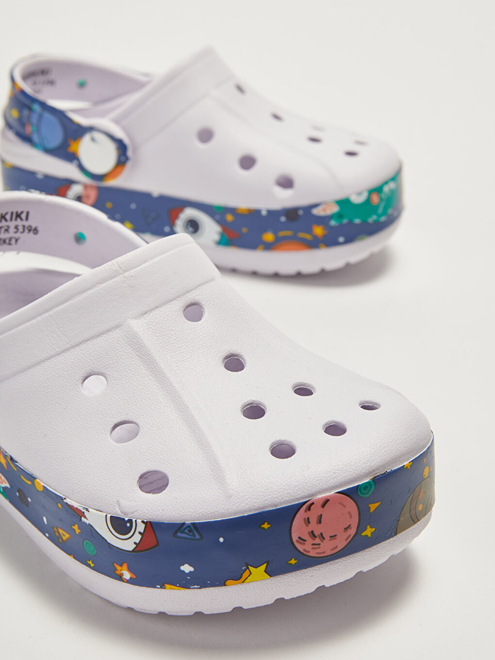 Beyaz Baskılı Erkek Bebek Plaj Sandaleti-4