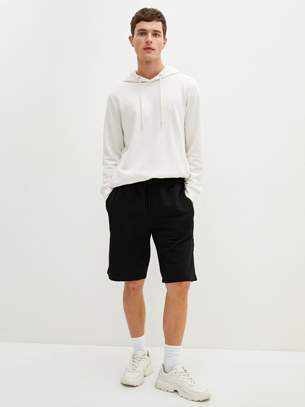 Siyah Slim Fit Örme Erkek Şort-1