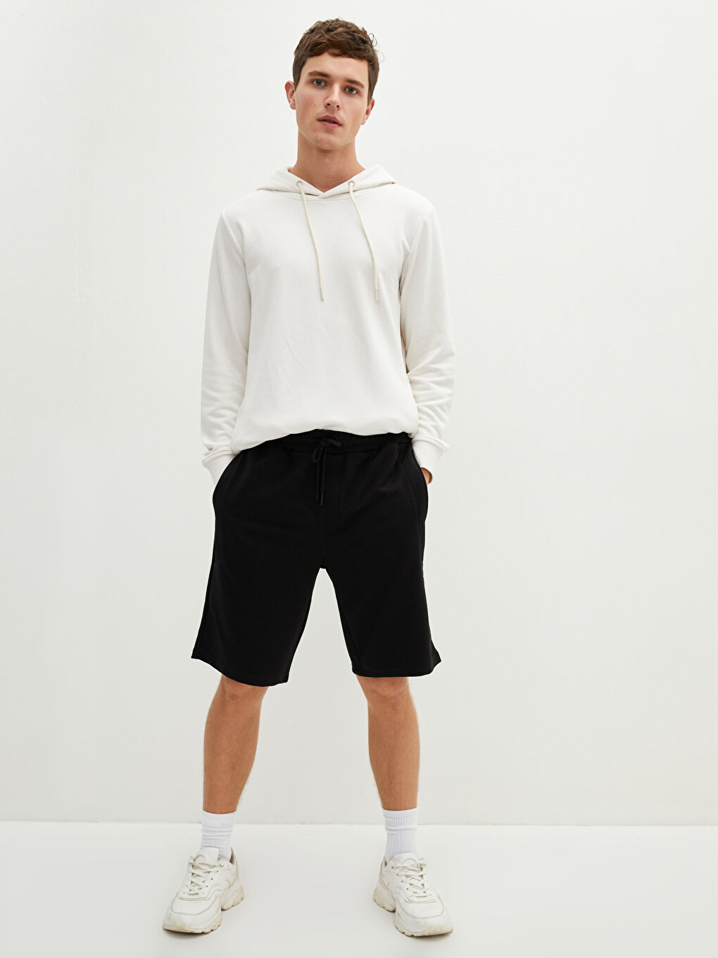 Siyah Slim Fit Örme Erkek Şort