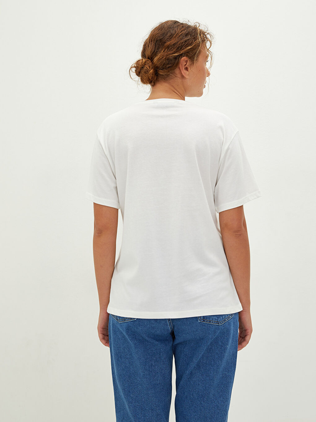 Beyaz Bisiklet Yaka Baskılı Kısa Kollu Pamuklu Kadın Tişört-4