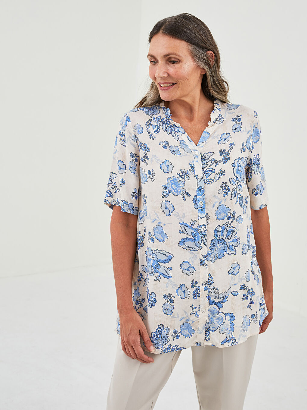 کراسی ژنانەی یەخە کیسەڵ گوڵدار قۆڵ کورت ڤیسکۆز-1