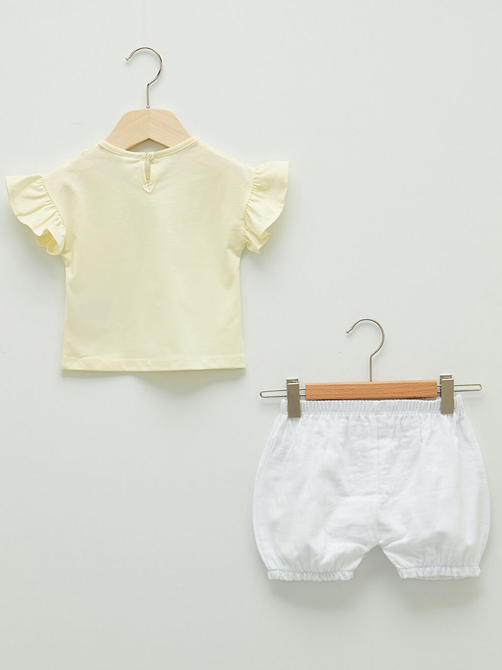 LCW baby Ensemble T-Shirt et Short Bébé Fille en Coton Imprimé à Manches Courtes et Col Rond Lot de 2 -S1LU04Z1-P6W