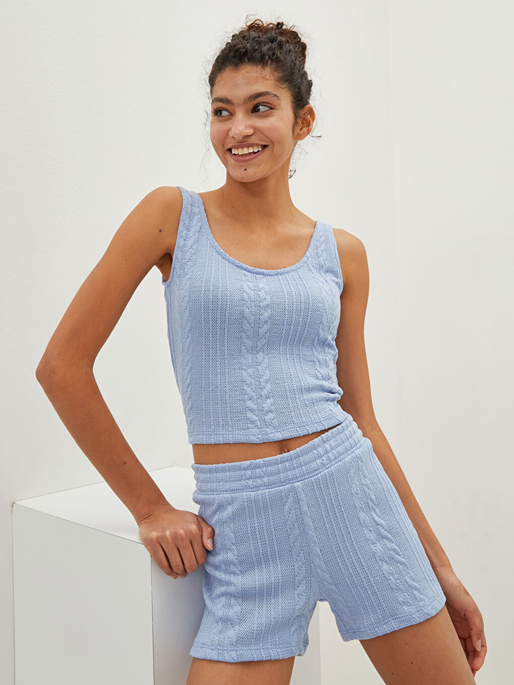 Mavi Beli Lastikli Desenli Kadın Bermuda Şort-3