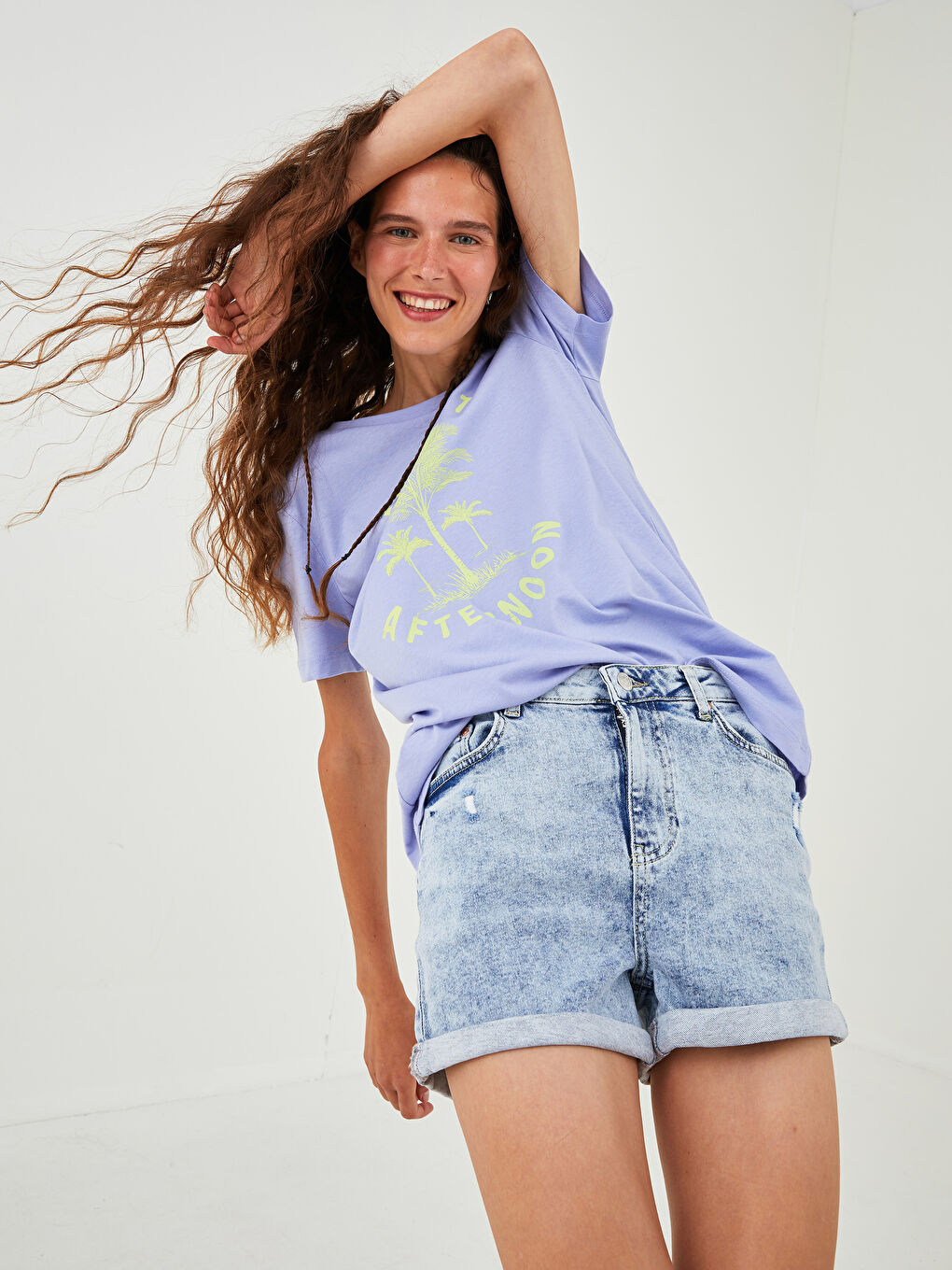 شورت جينز بتفاصيل جيب للسيدات-2