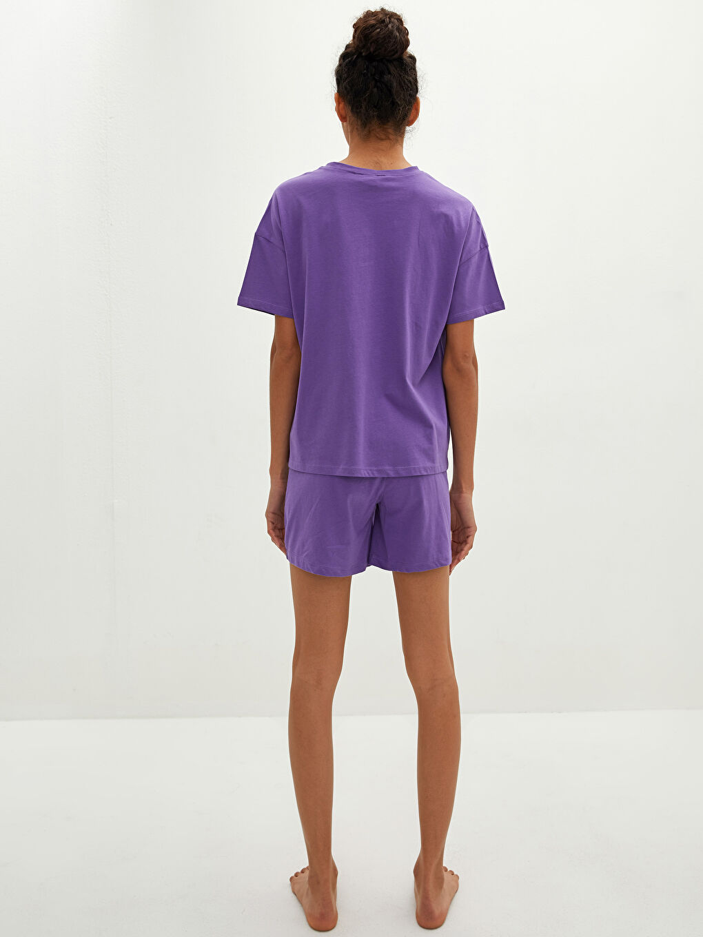 طقم بيجامة شورت قطن كم قصير ياقة دائرية سادة-4