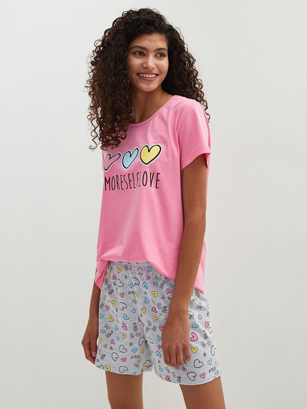 Pembe Bisiklet Yaka Baskılı Kısa Kollu Kadın Şortlu Pijama Takımı