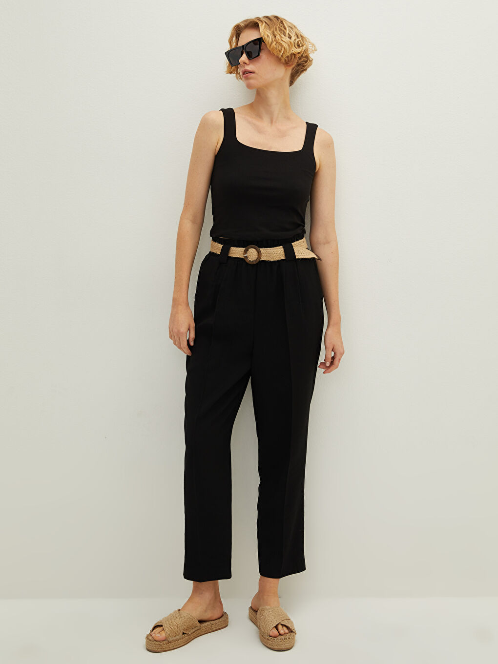 Siyah Yüksek Bel Bol Fit Kemer Detaylı Kadın Pantolon