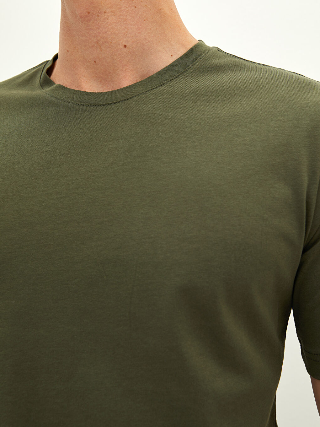 تيشيرت رجالي كم قصير ياقة دائرية قطن ممشط - عبوة من 3 قطع-8