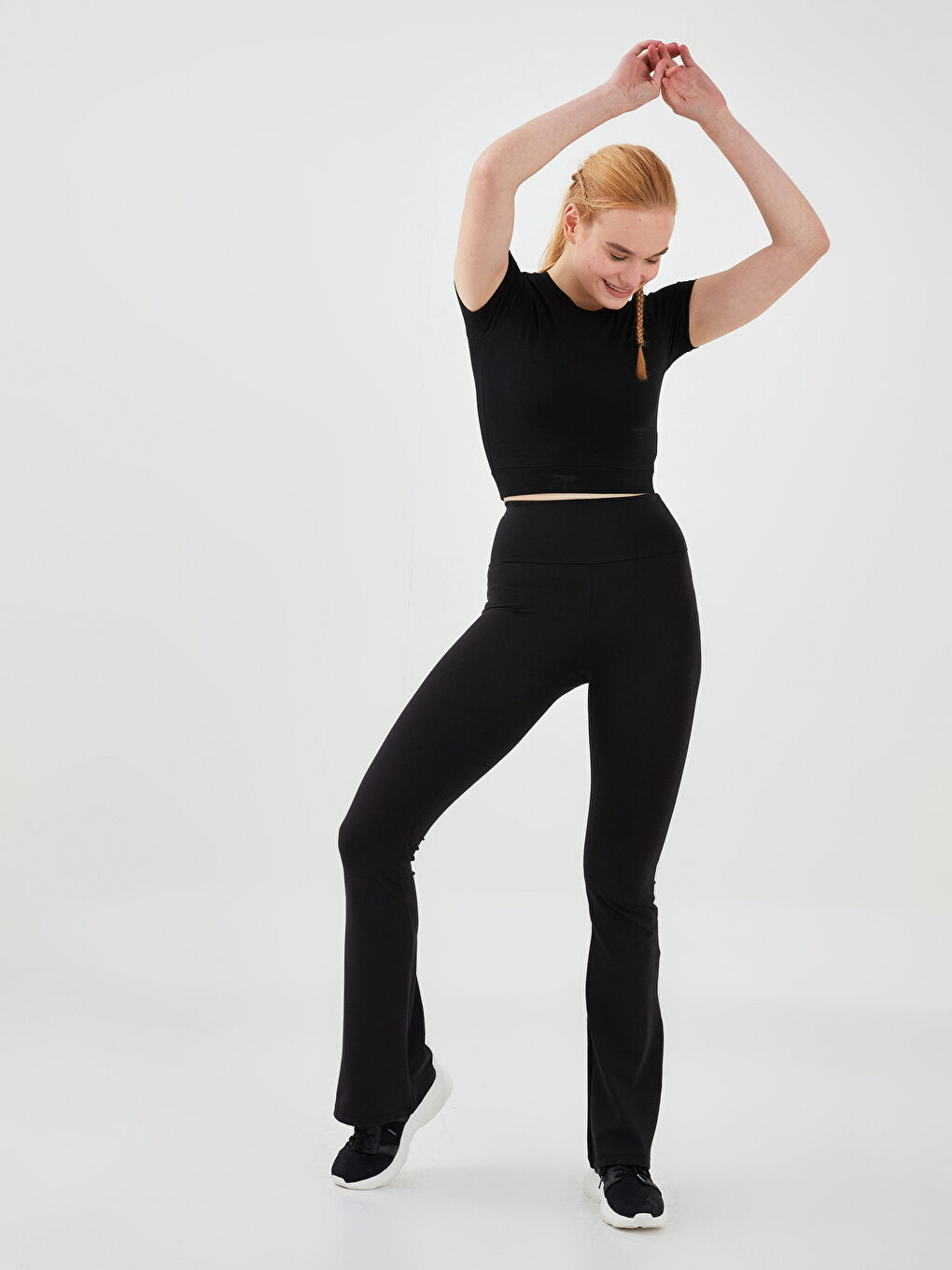 Siyah Beli Lastikli Dar Fit İspanyol Paça Kadın Tayt-1