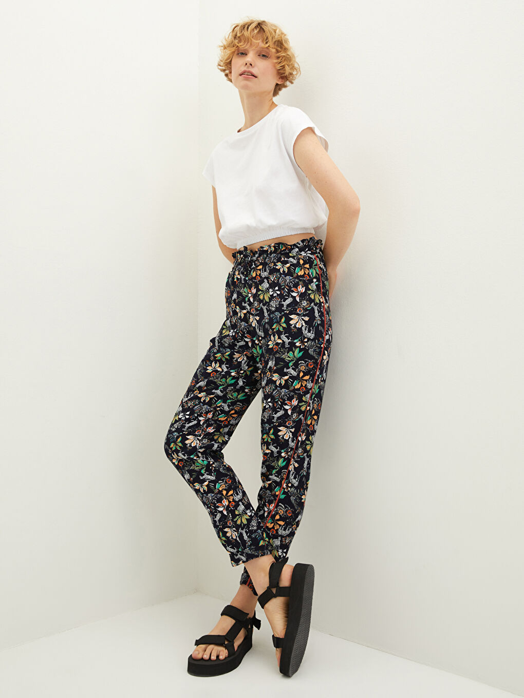 Lacivert Beli Lastikli Desenli Cep Detaylı Viskon Kadın Pantolon