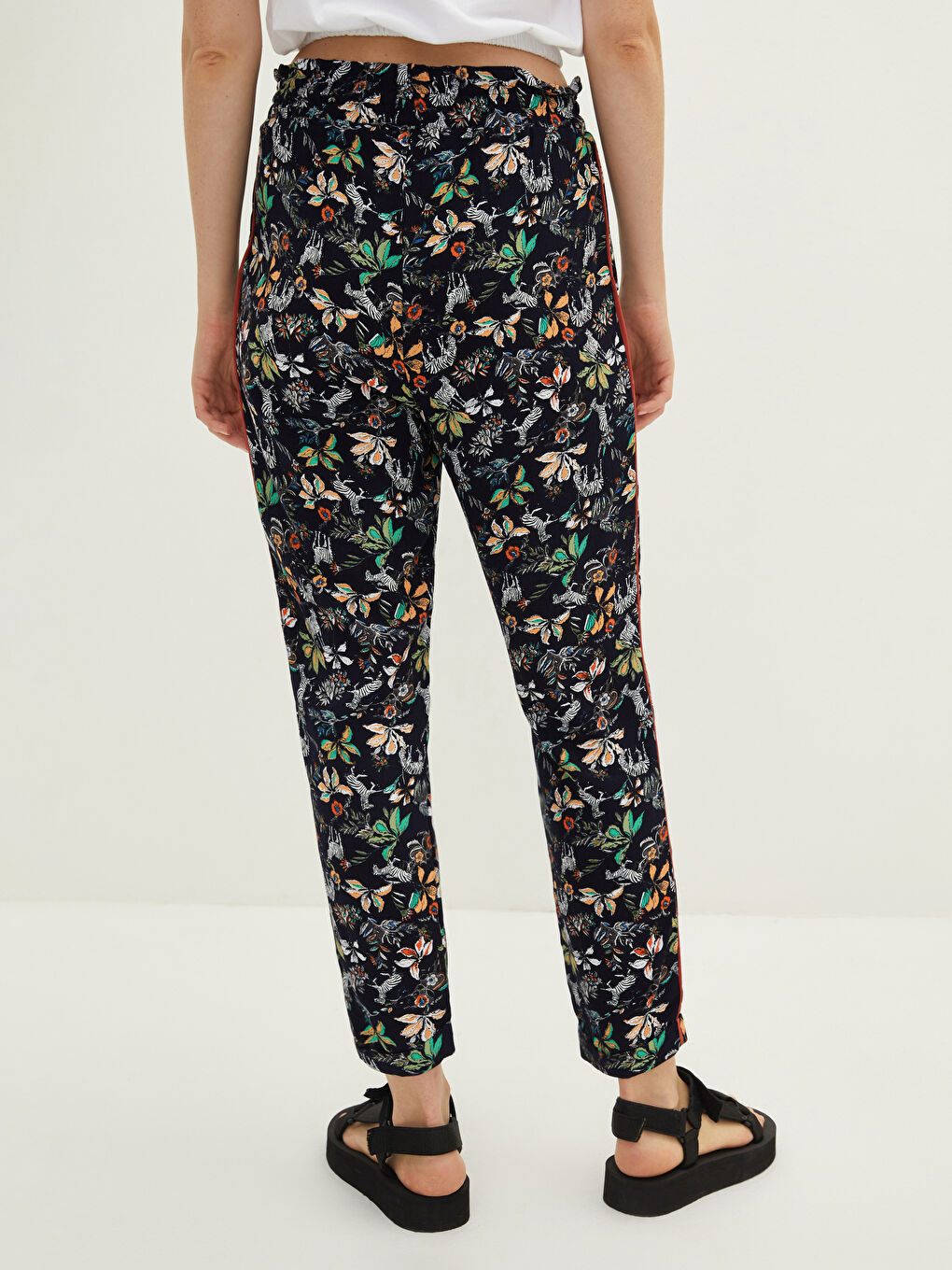 Lacivert Beli Lastikli Desenli Cep Detaylı Viskon Kadın Pantolon-4