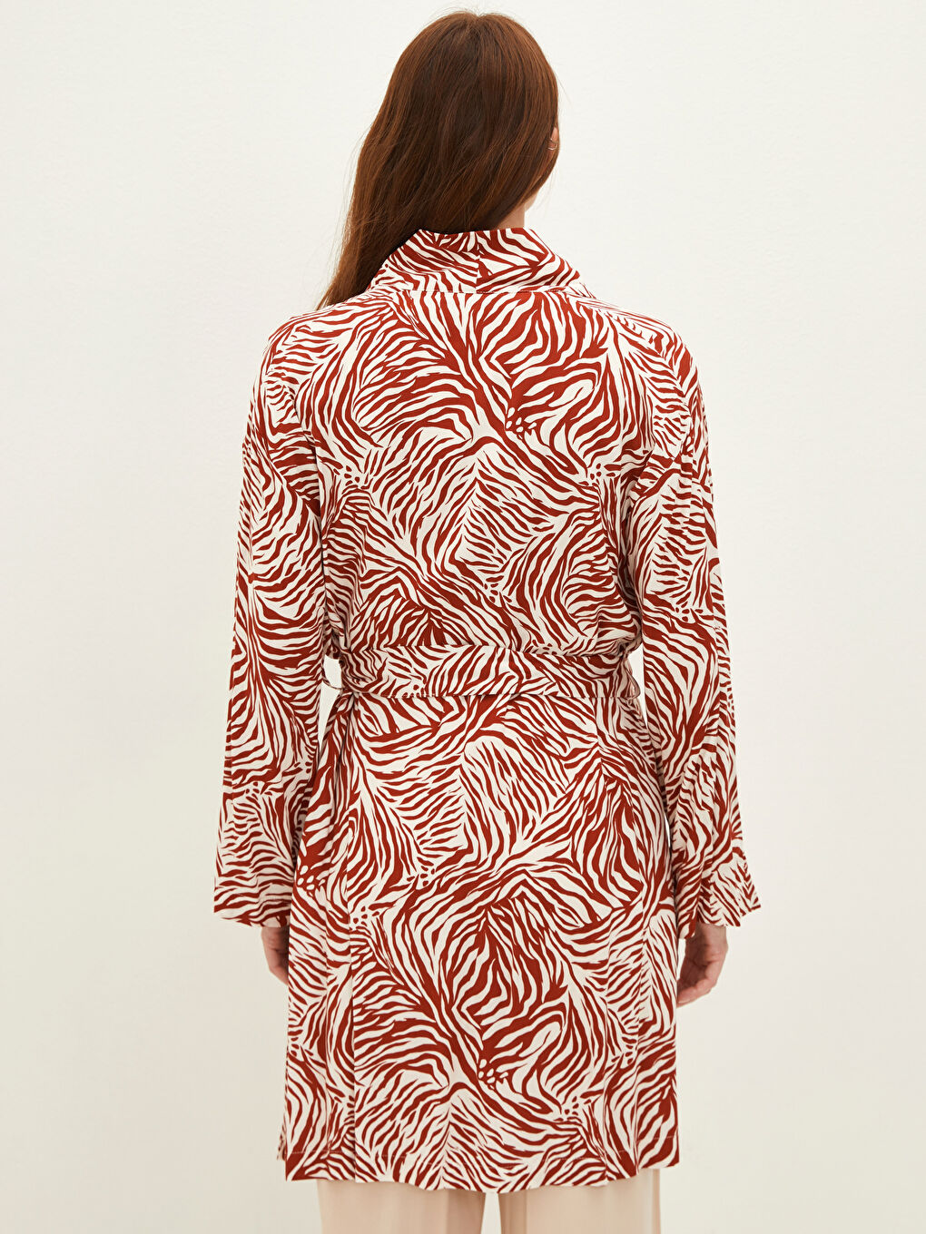 Kimono pour Femmes en Viscose Surdimensionné à Motifs à Manches Longues avec Col Châle-3