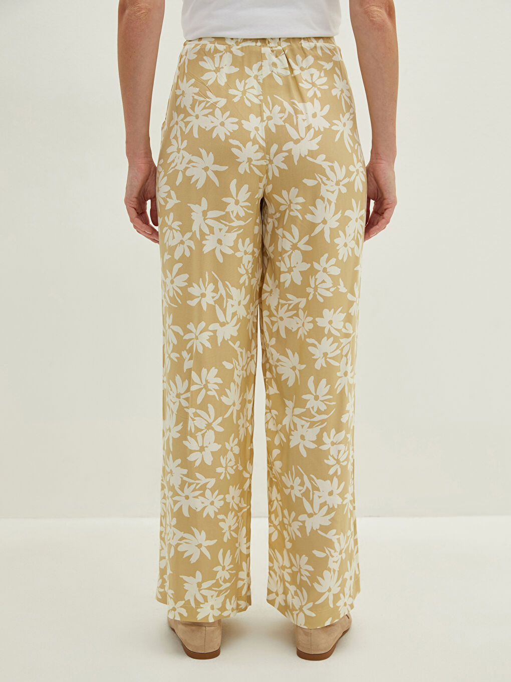 Kahverengi Beli Lastikli Rahat Kalıp Desenli Viskon Kadın Pantolon-4