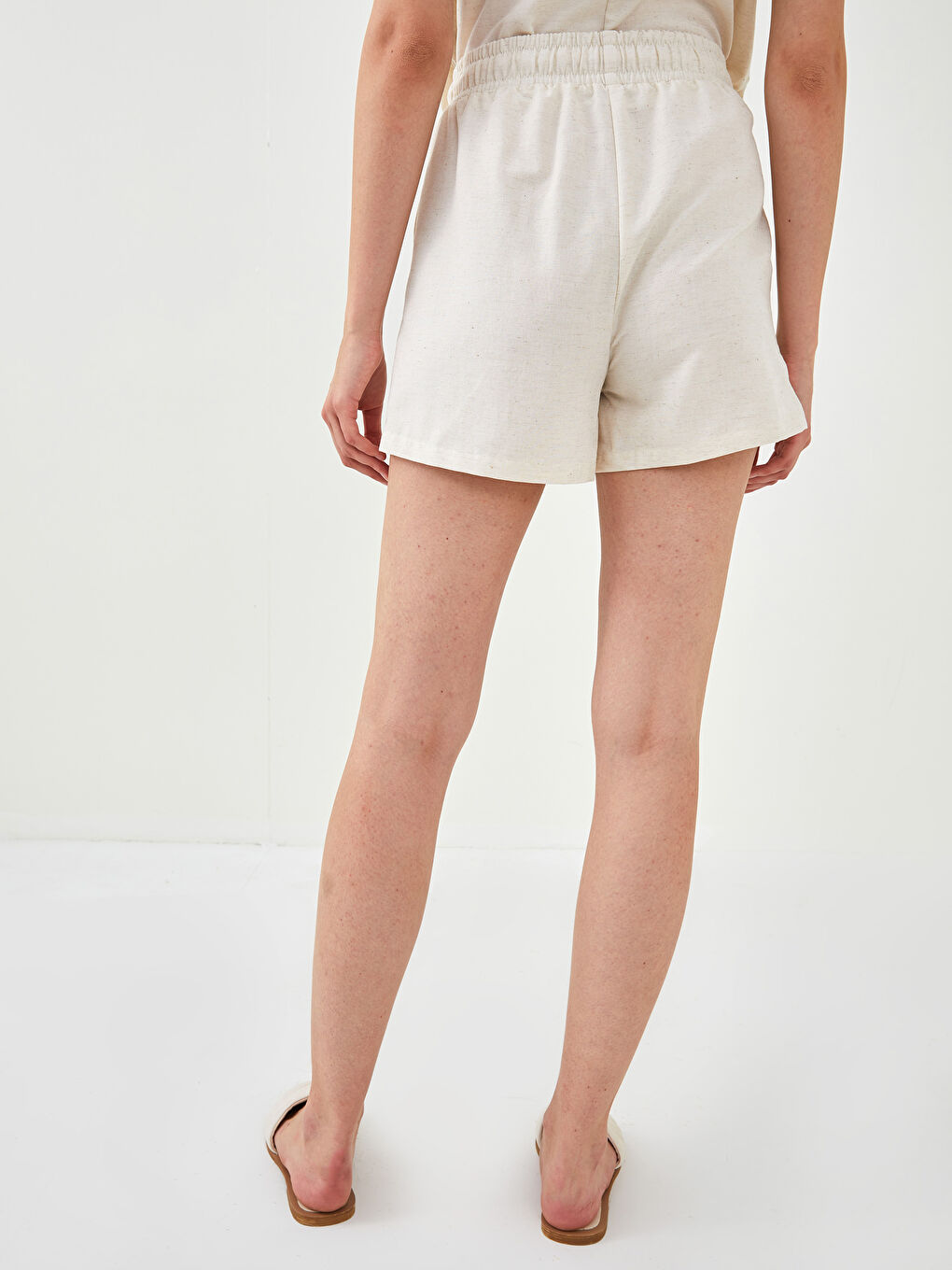 Elastic Waist Plain Pocket Detailed Canvas Fabric Women's Shorts-11