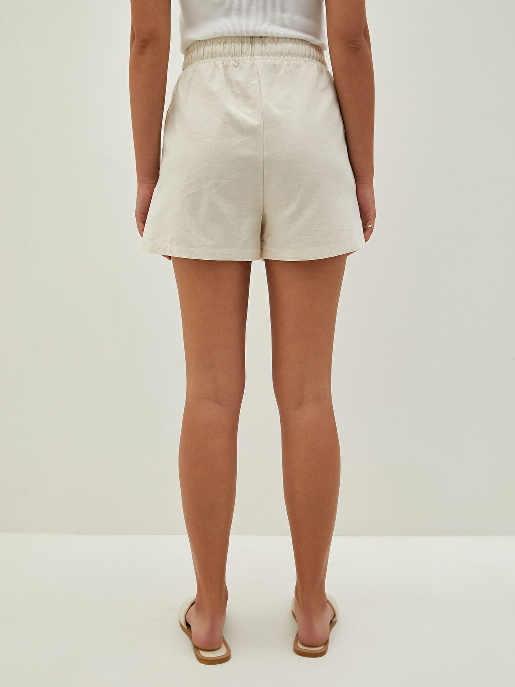 Elastic Waist Plain Pocket Detailed Canvas Fabric Women's Shorts-9