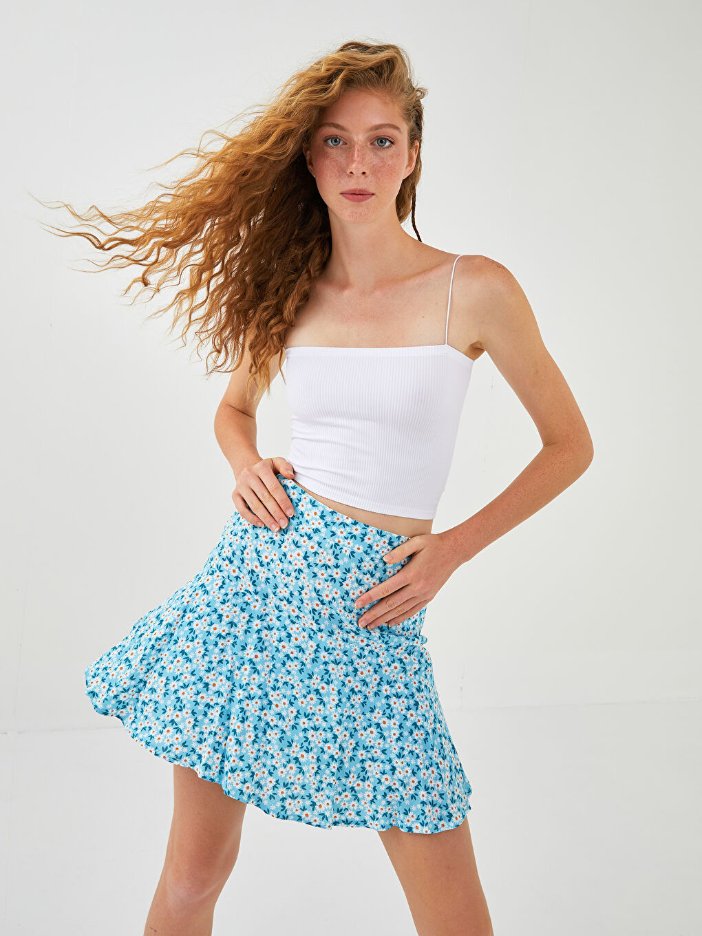 تنورة قصيرة بخصر مطاطي بنقشة زهور من قماش مغربي للسيدات-1