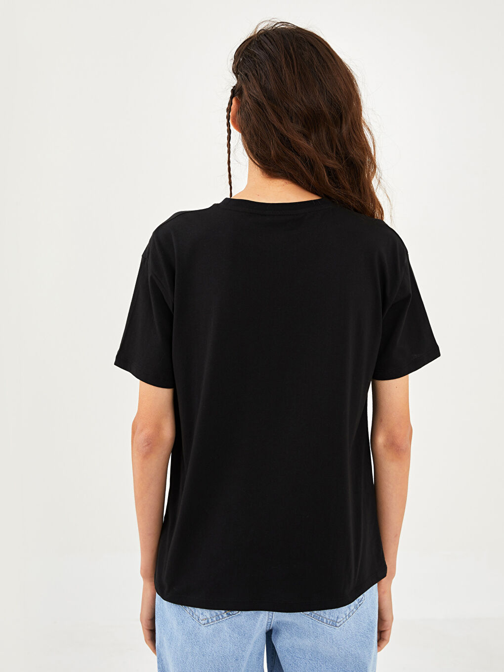 Siyah Bisiklet Yaka Nakışlı Kısa Kollu Pamuklu Kadın Tişört-4