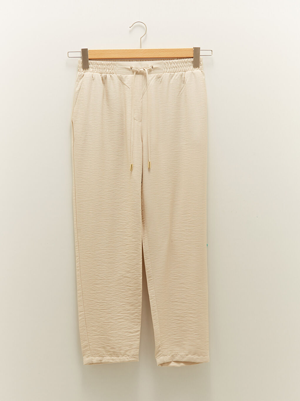 Bej Beli Lastikli Bol Fit Cep Detaylı Kadın Pantolon-4