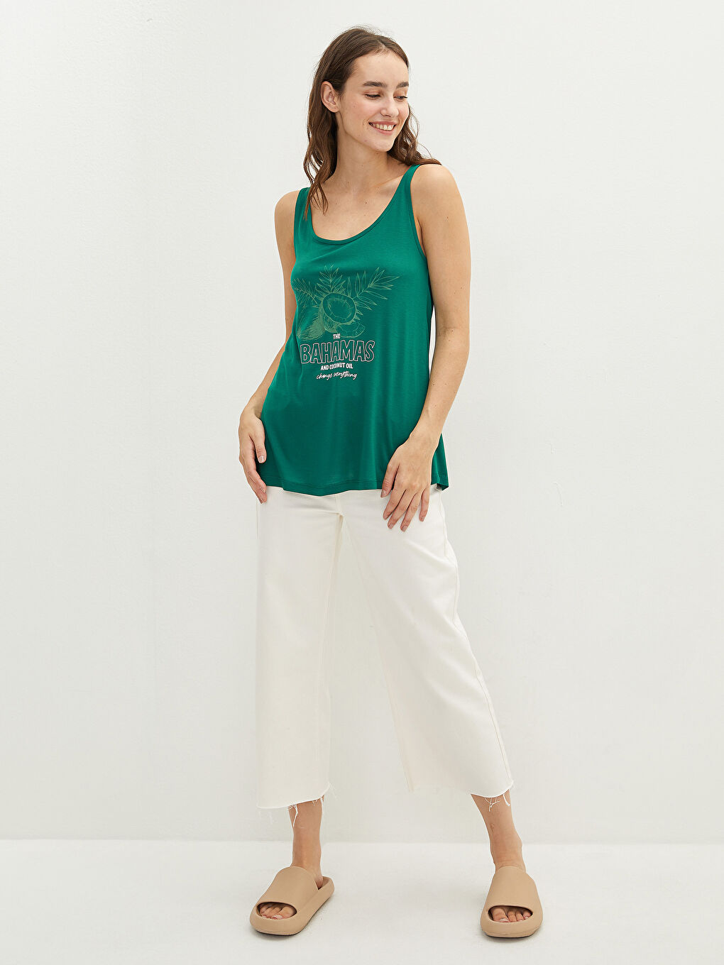 Top majica sa U izrezom, bretelama i štampom od viskoze za žene-7