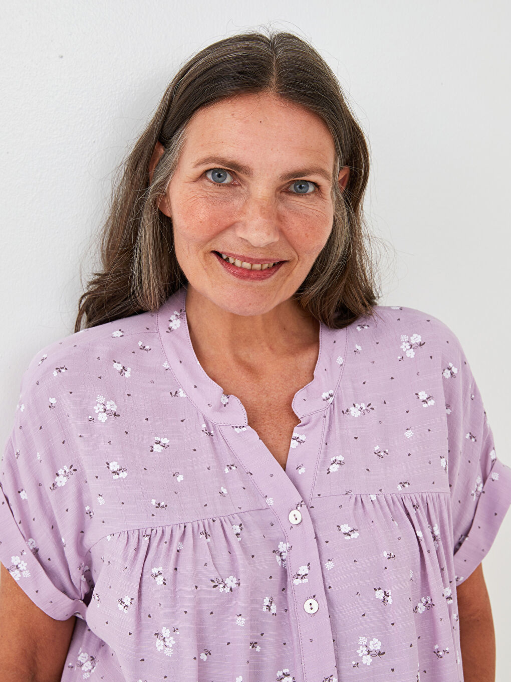 Lila Kaçık Yaka Desenli Kısa Kollu Viskon Kadın Gömlek-2