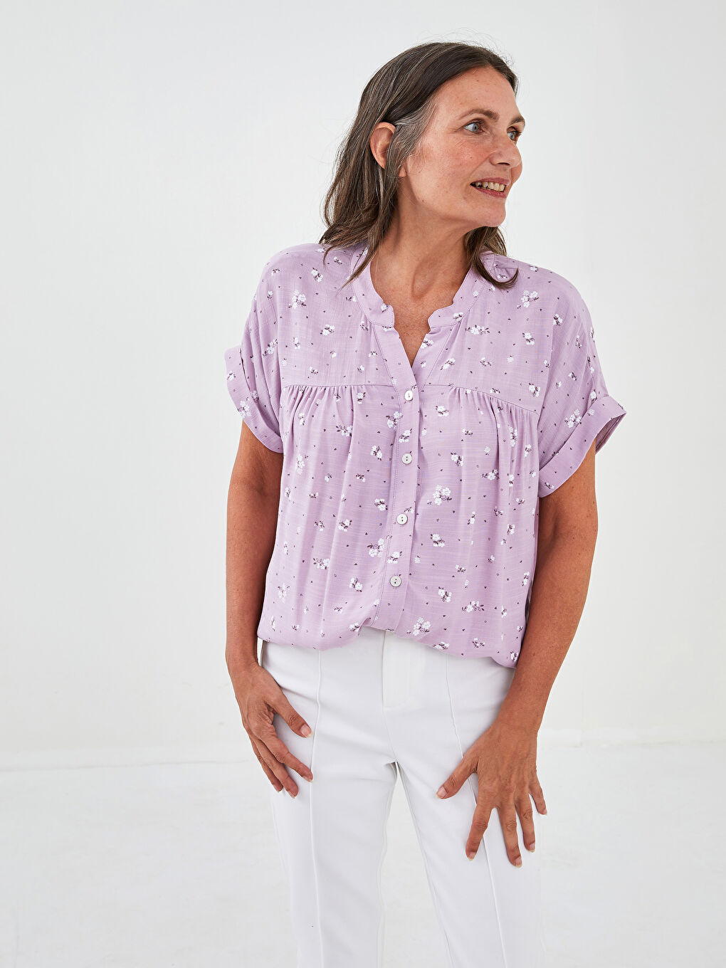 Lila Kaçık Yaka Desenli Kısa Kollu Viskon Kadın Gömlek-1